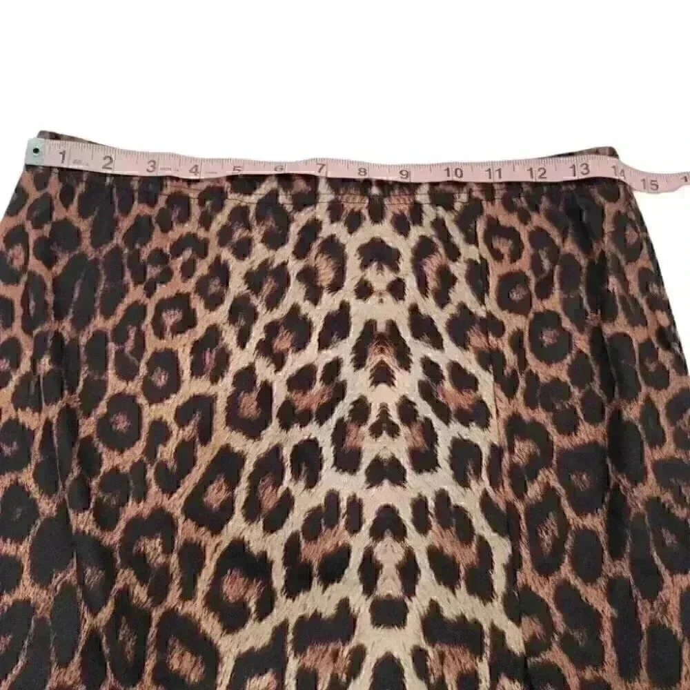 PrettyLittleThing Brown Leopard Print Split Mini Skirt for Sexy Looking Girls - Picture 6 of 9
